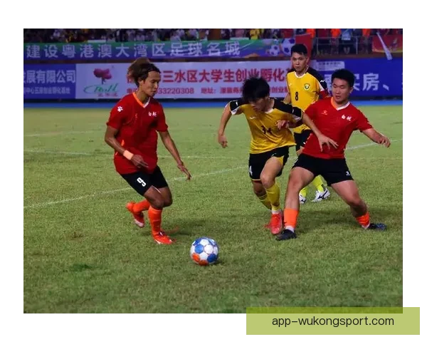 足球直播中那一刻的吻球仪式与激情对决全景解读背后的心理与文化象征